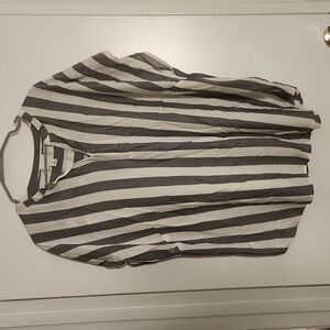 Ava & Viv -2X Light Grey & Soft white Large Stripe Top Blouse